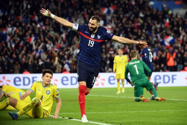 四虎久久久久